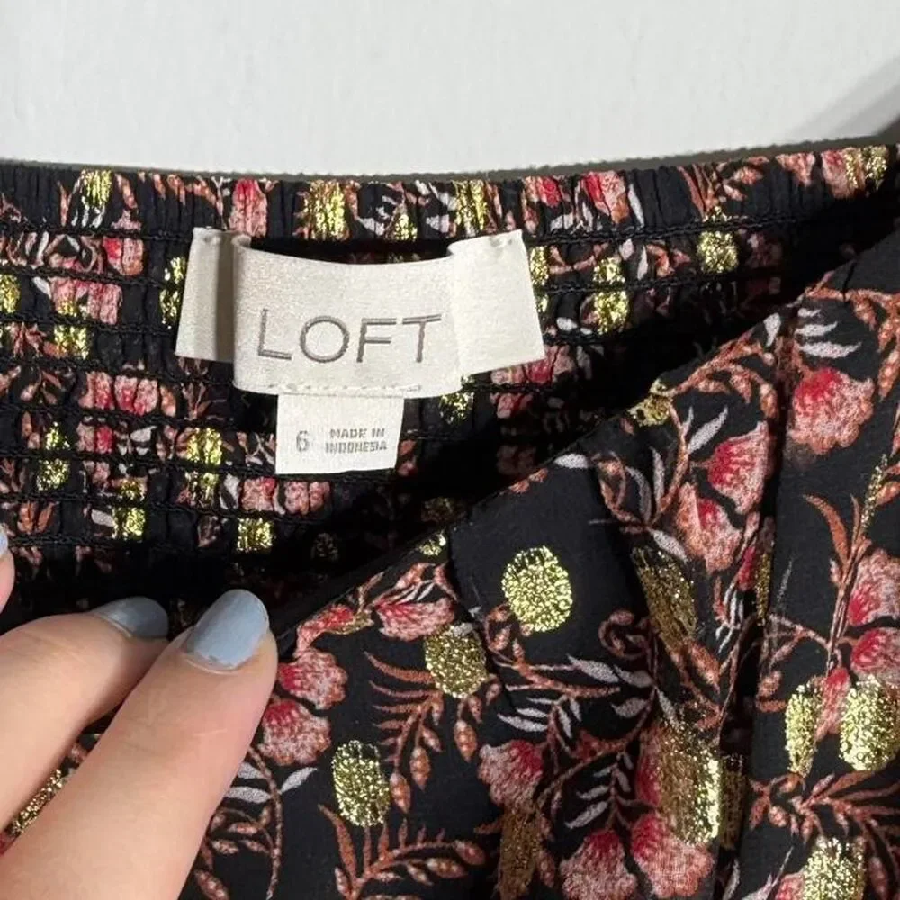 LOFT Floral Puff Sleeve Side Slit Dress - size 6 - Cottagecore / Spring Workwear
